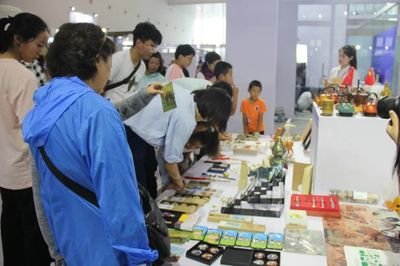 草原的花季，不只是风景 2019内蒙古味道如何让一场节庆变成可持续的旅游产品？